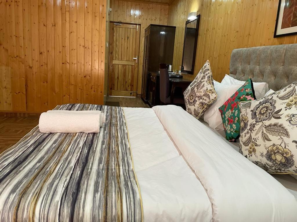 Snow Range Resort And Cottage Vashist Екстериор снимка
