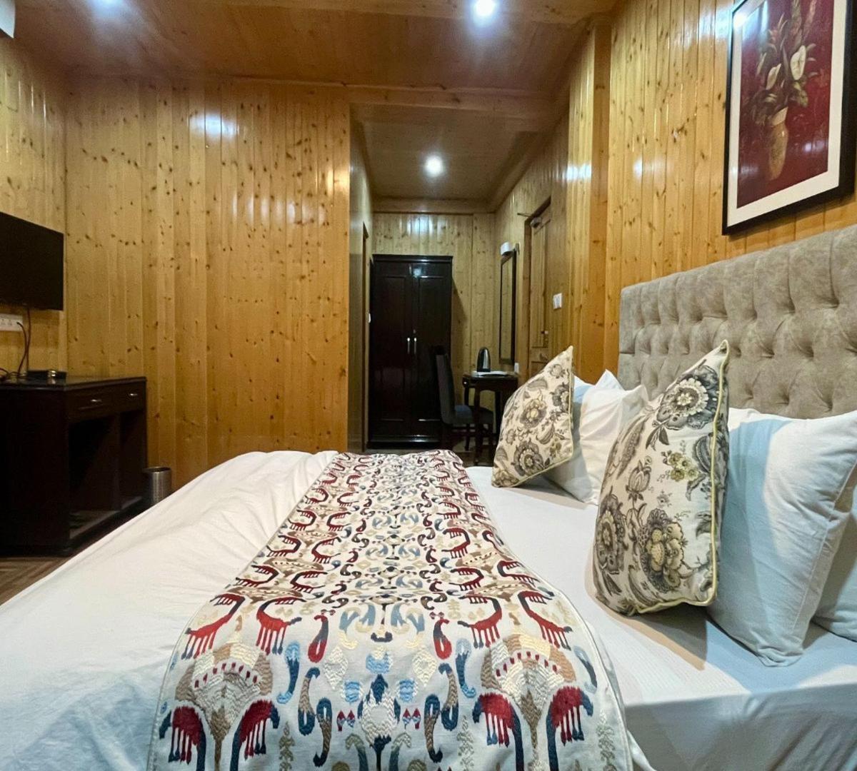 Snow Range Resort And Cottage Vashist Екстериор снимка