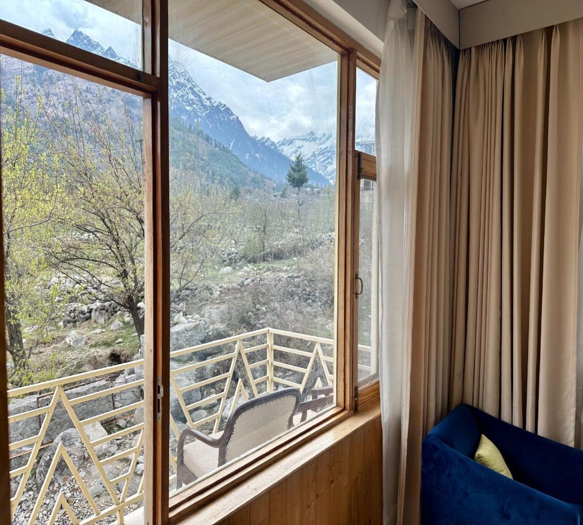 Snow Range Resort And Cottage Vashist Екстериор снимка