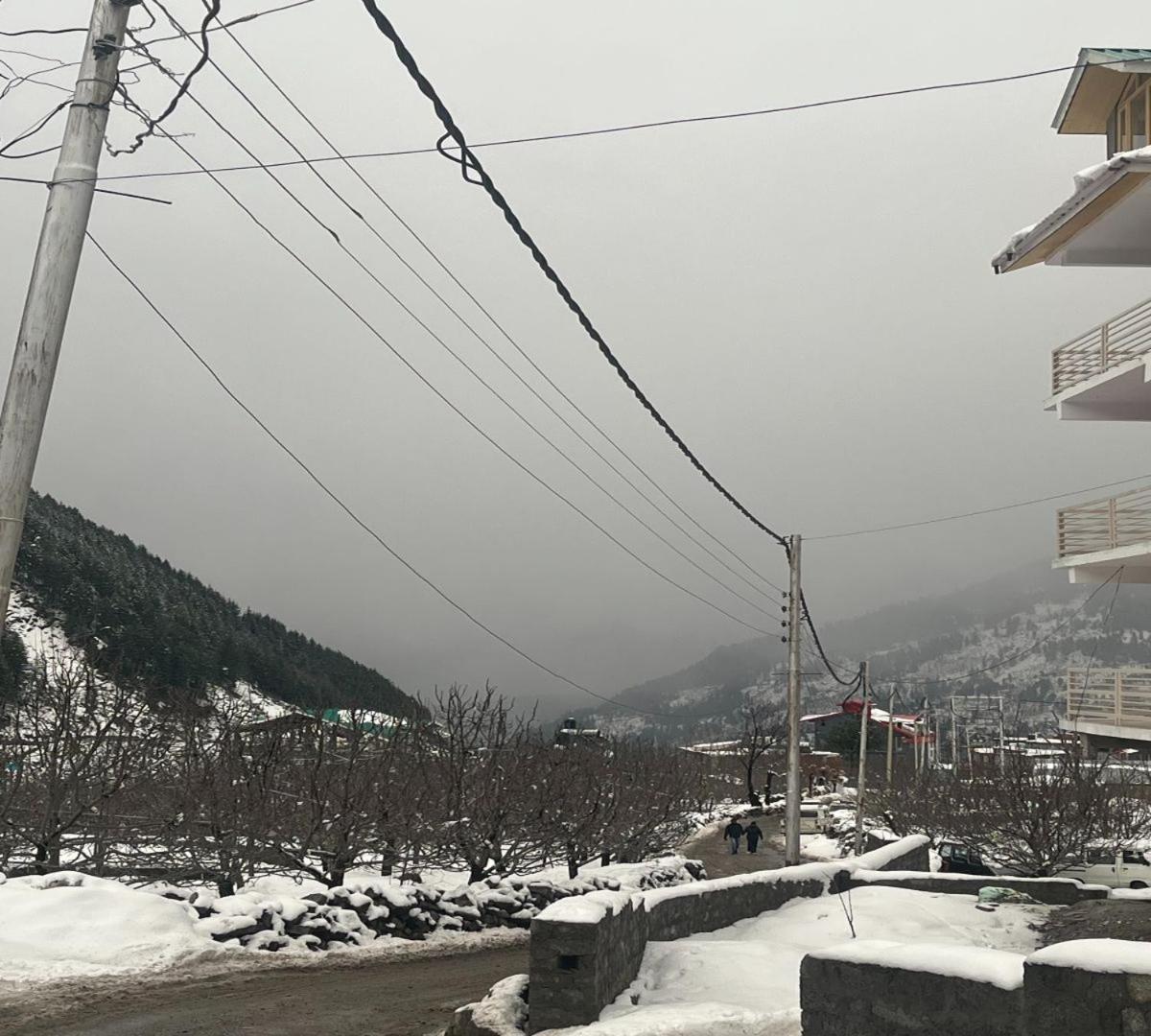 Snow Range Resort And Cottage Vashist Екстериор снимка